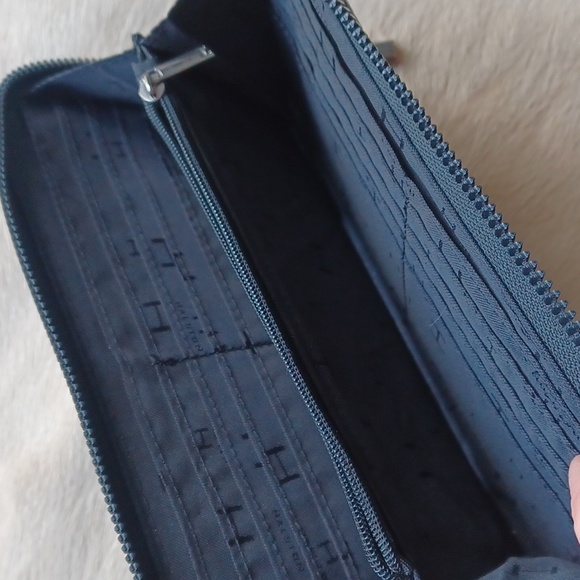 Halston wallet - Picture 4 of 16